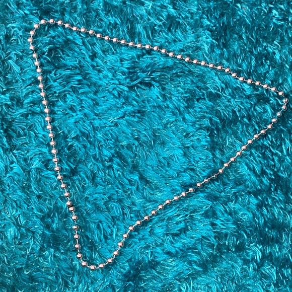 Silvery plastic spherical beads necklace - Picture 1 of 6